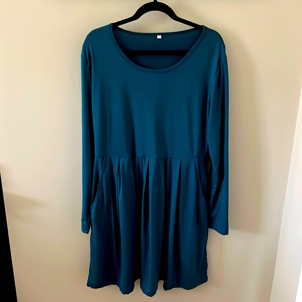 16W pleated dress WITH POCKETS! 😍🥰